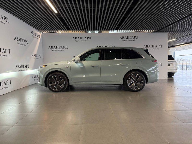 LiXiang L6 1.5hyb AT (408 л.с.) 4WD Max_image